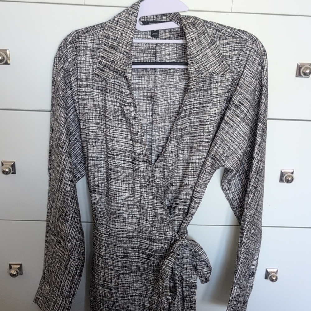 Banana Republic Chic Black and White Wrap Dress
